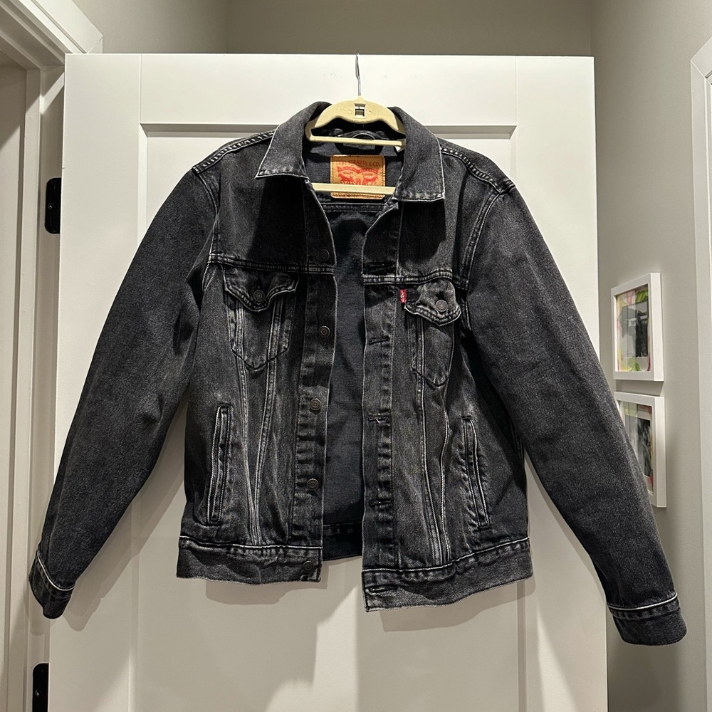 Levi’s Baggy Black Denim Jacket